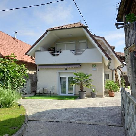 Stara Jezica Apartments With Wifi Любляна Екстер'єр фото