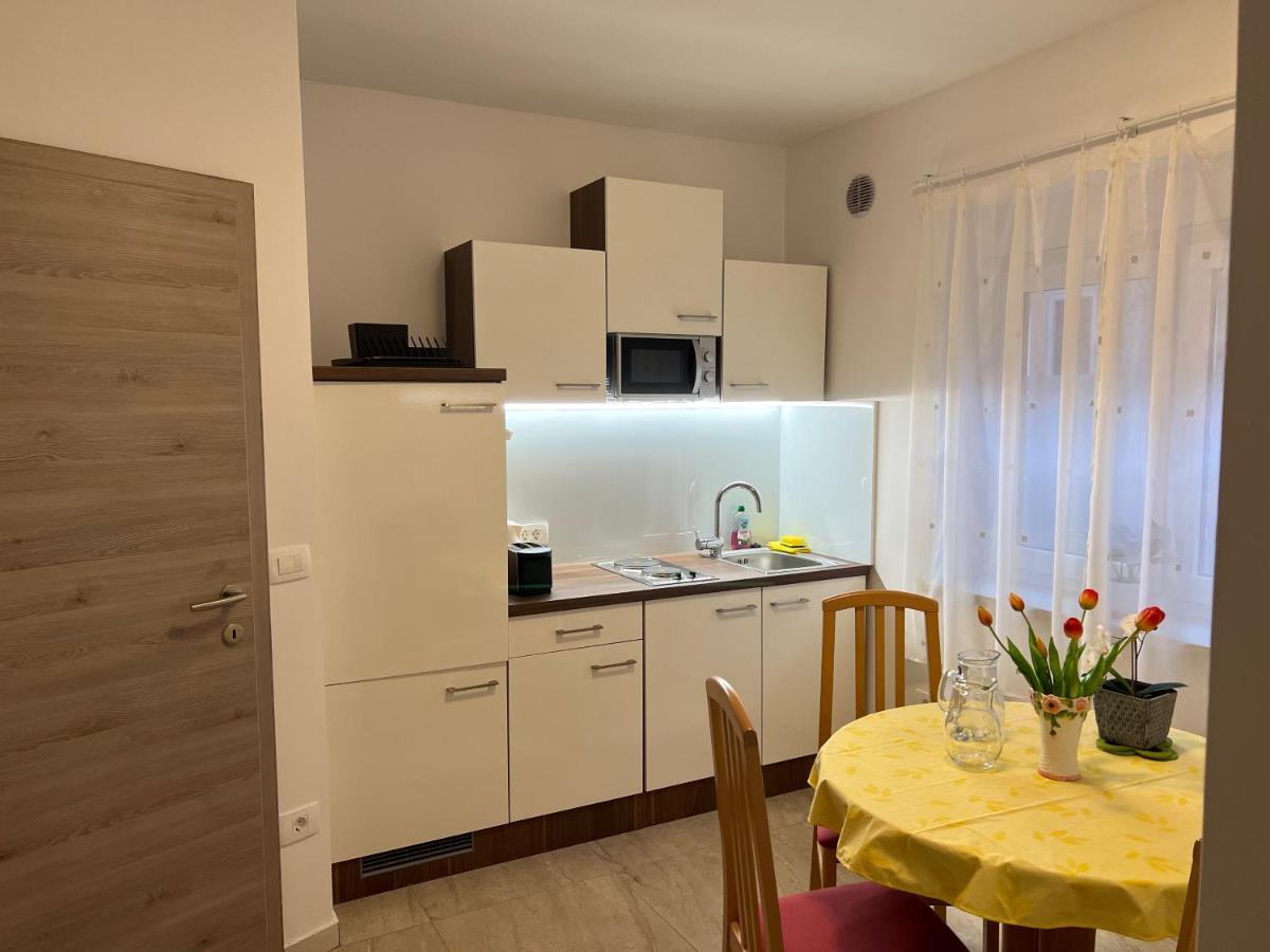 Stara Jezica Apartments With Wifi Любляна Екстер'єр фото